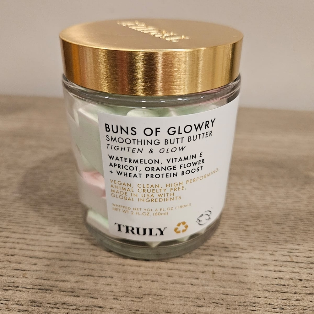 TRULY Buns of Glowry